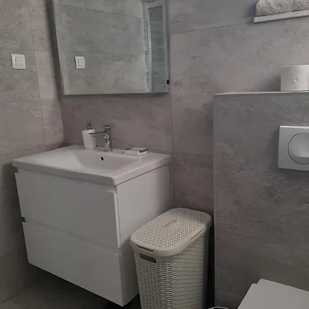 Malu Apartman Apartment *