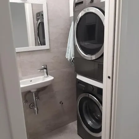 Malu Apartman Apartment
