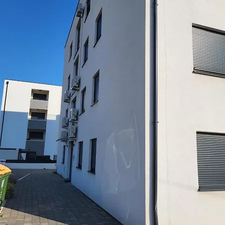 Malu Apartman Apartment
