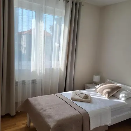 公寓 Malu Apartman