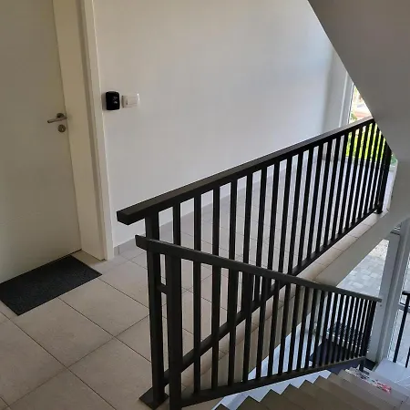 公寓 Malu Apartman *